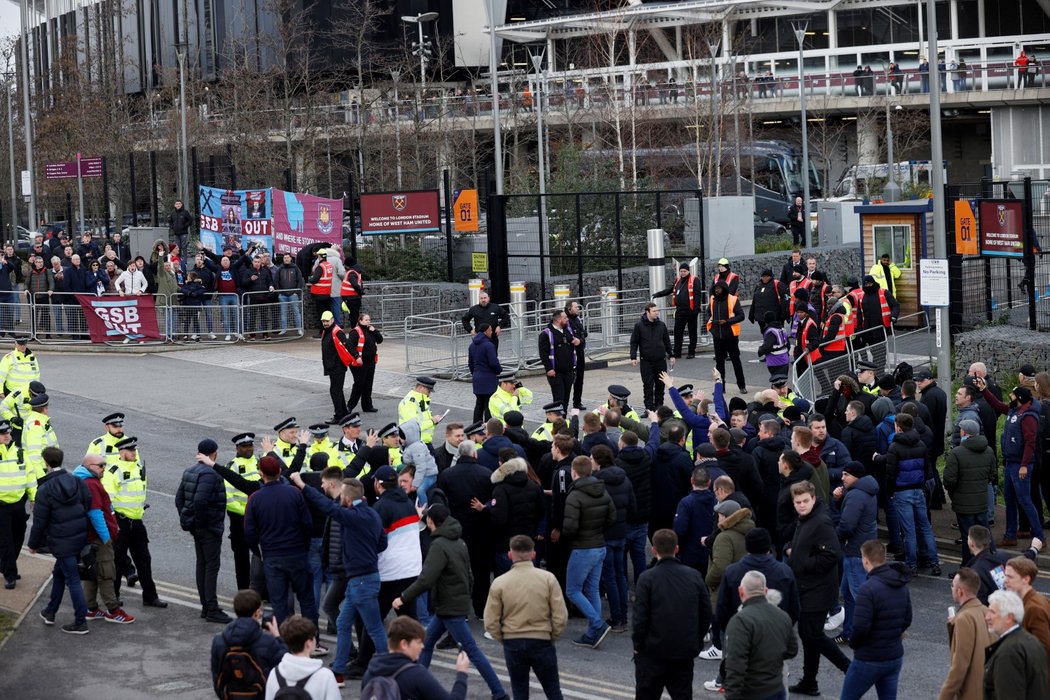 Fanoušci West Hamu před zápasem se Southamptonem