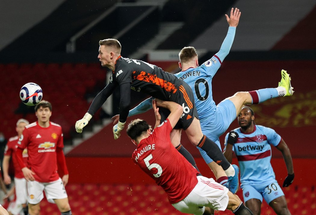 West Hamu utkání na Manchesteru United nevyšlo. Vlastním gólem prohrál 0:1