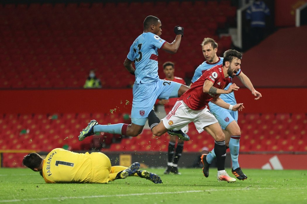 West Hamu utkání na Manchesteru United nevyšlo. Vlastním gólem prohrál 0:1