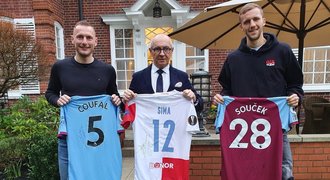 West Ham a Slavia pomáhají. Draží se dresy Součka, Coufala a Simy