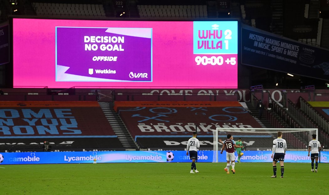 Aston Villa nastavení srovnala, radost jí ale překazil VAR