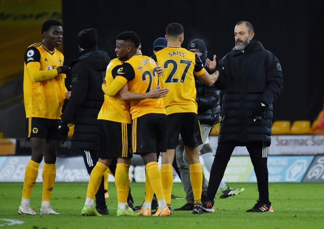 Fotbalisté Wolverhamptonu zvítězili nad Chelsea díky gólu z páté minuty nastavení druhé půle