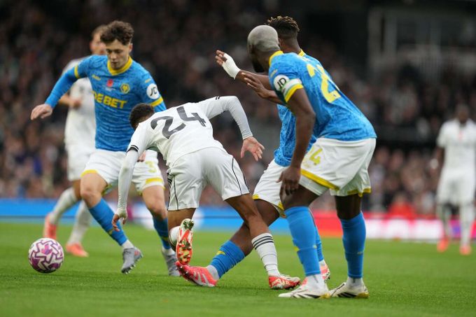 ONLINE: Fulham - Wolves 1:0. Krejčí na postu záložníka, hosté hrají v deseti ONLINE: Fulham - Wolves 1:0. Krejčí na postu záložníka, hosté hrají v deseti