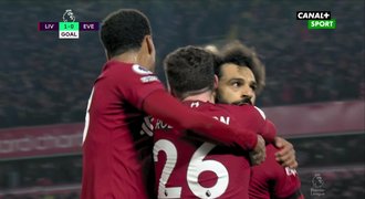 SESTŘIH: První výhra pro Liverpool v novém roce. V derby se trefili Salah a Gakpo