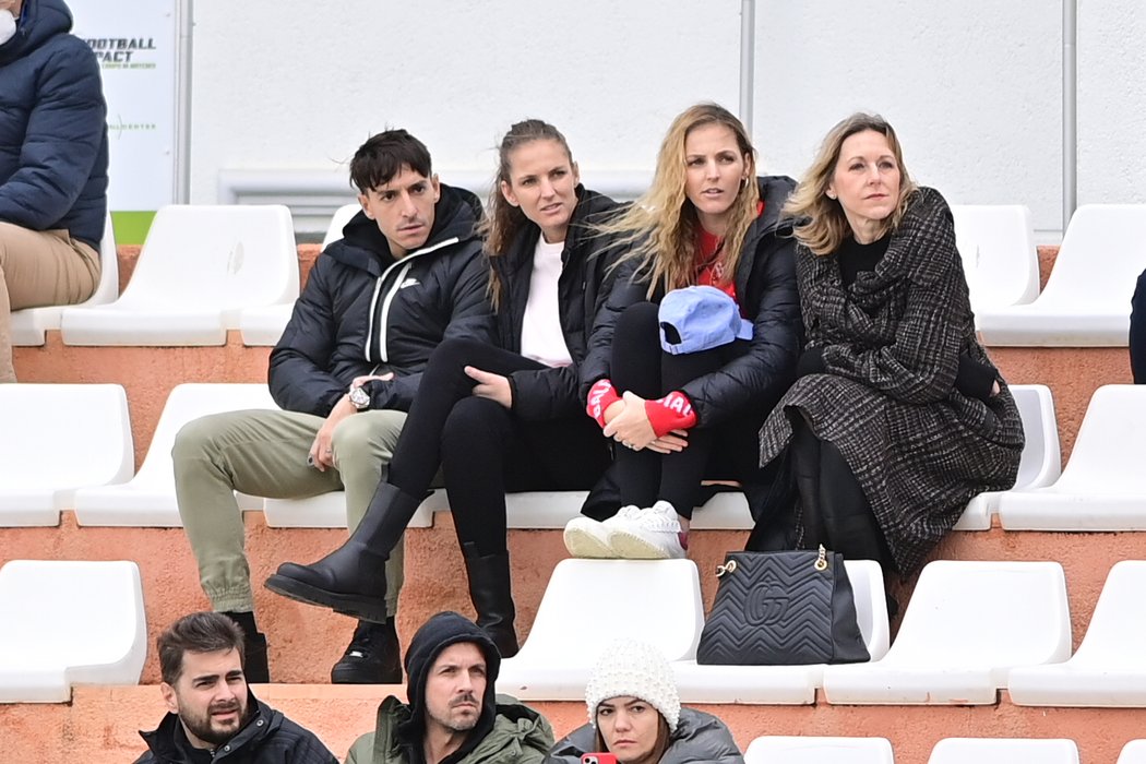 Kristýna s rodinou dohlížela z tribuny i na přípravný zápas Sparty s Lokomotivem ve španělské Marbelle