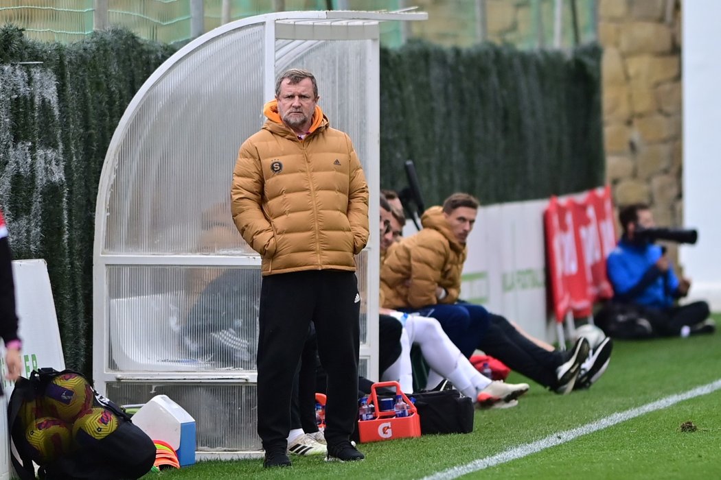 Pavel Vrba během přípravného utkání proti Lokomotivu Moskva