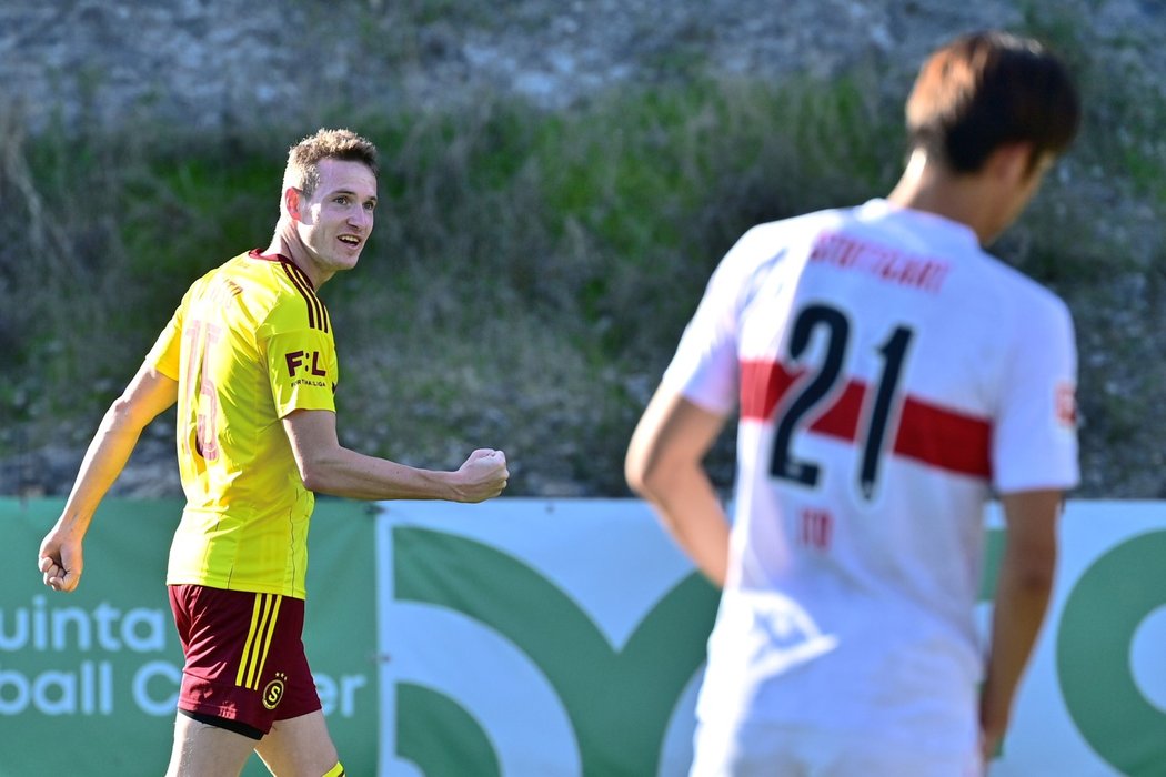 Jakub Jankto slaví gól proti Stuttgartu