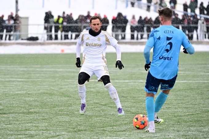 ONLINE: Sparta - Ústí 1:0. Vojta na úvod na střídačce, Rrahmani nedal penaltu ONLINE: Sparta - Ústí 1:0. Vojta na úvod na střídačce, Rrahmani nedal penaltu