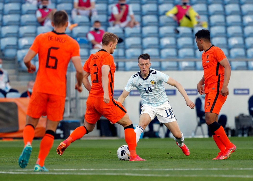 Fotbalisté Skotska remizovali v přípravném utkání před EURO s Nizozemskem 2:2