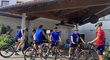 Plzeňští fotbalisté si zpestřili přípravu v Rakousku společným výjezdem na kolech