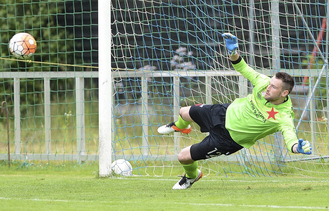 Soupeř měl při gólové střele na Martina Berkovce velké štěstí