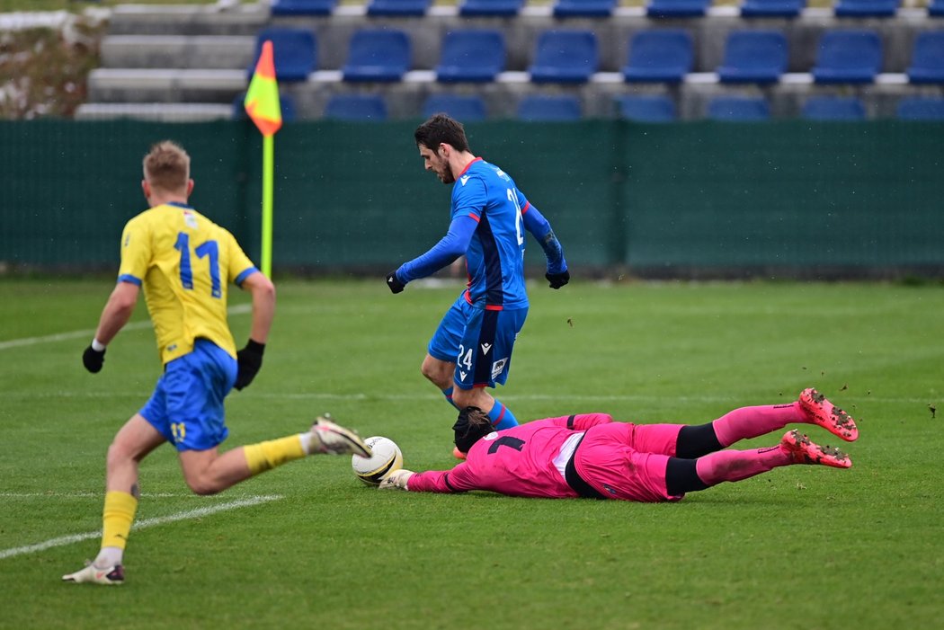 Plzeňský Milan Havel dává gól v přípravném utkání proti Písku