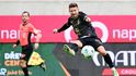 Hradecký veterán Václav Pilař v zápase proti Teplicím