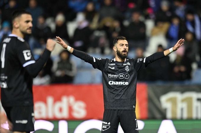 SESTŘIHY: Severočeské derby pro Jablonec, Karviná loupila v Boleslavi, Slovácko padá SESTŘIHY: Severočeské derby pro Jablonec, Karviná loupila v Boleslavi, Slovácko padá
