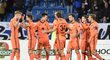 Fotbalisté Mladé Boleslavi oslavují vstřelenou branku do sítě Baníku