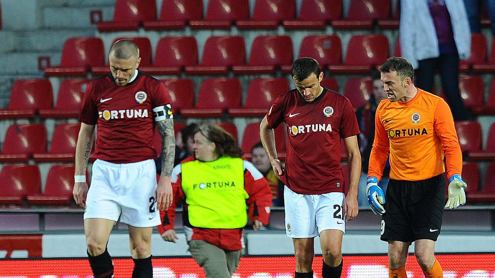 Pilíře Sparty po inkasované brance - zleva Tomáš Řepka, Erich Brabec a Jaromír Blažek.