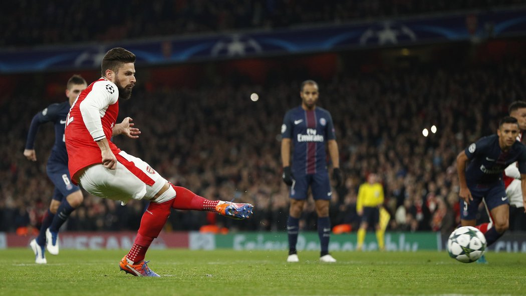 Olivier Giroud se z pokutového kopu nemýlil