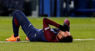 Neymar v problémech. Kvůli zlomené noze může přijít o MS i miliony