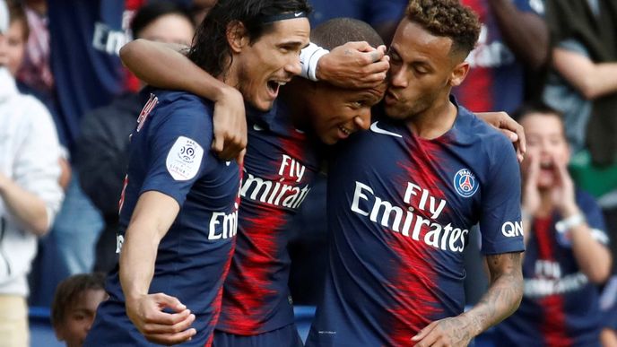 Útočné trio Cavani, Mbappé, Neymar