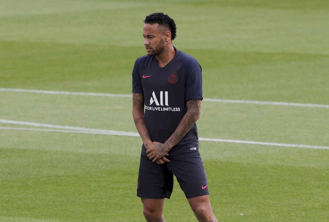 Neymar na sobotním tréninku PSG