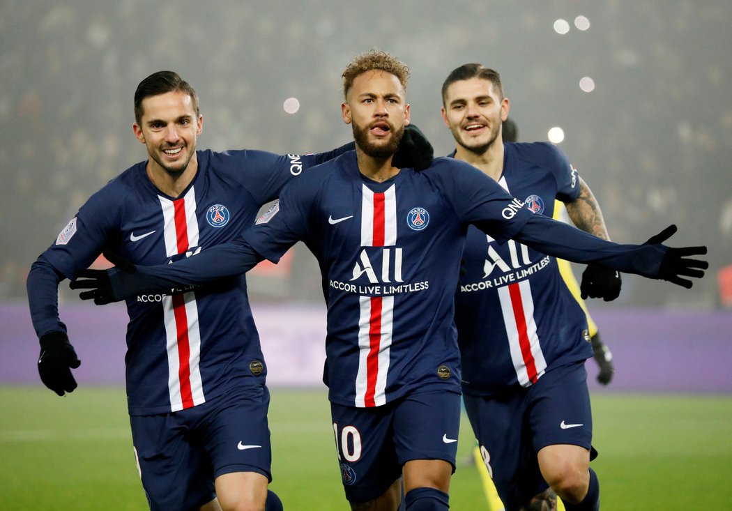 Radost hráčů PSG. Díky vítězství nad Nantes si pařížský klub pojistil první místo v tabulce.
