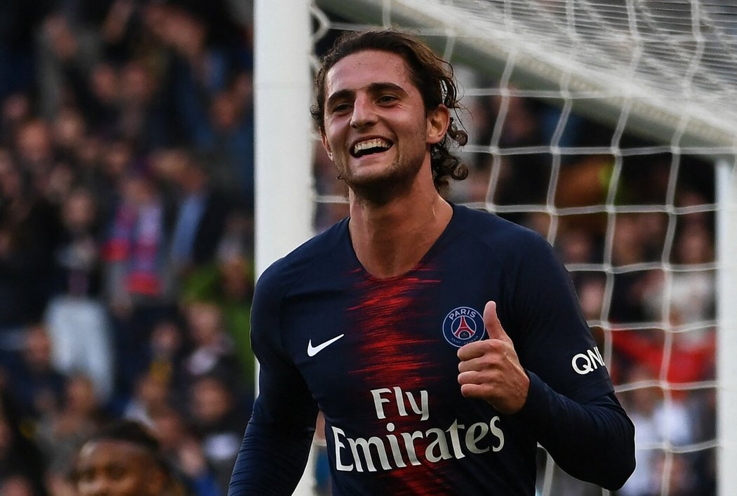 Adrien Rabiot oblékl dres PSG ve  227 zápasech, ve kterých dal 24 gólů a na 14 nahrál