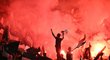 Fanoušci Angers a jejich pyroshow proti PSG
