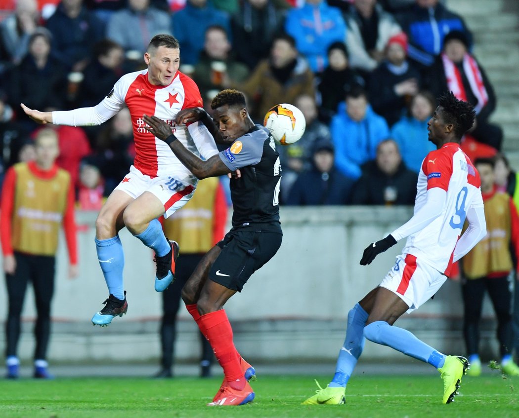 Nizozemský fotbalový reprezentant Quincy Promes v dresu Sevilly v utkání na Slavii