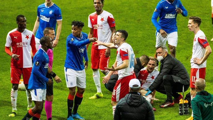 Závěr duelu Rangers - Slavia byl hodně vyhrocený