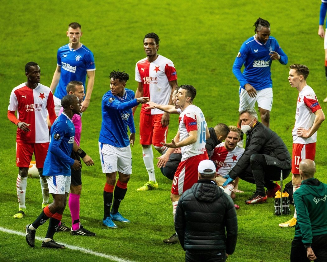 Závěr duelu Rangers - Slavia byl hodně vyhrocený.