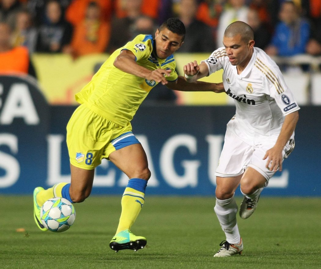 Stoper Realu madrid Ailtona z APOELU uhlídal, Real v prvním čtvrtfinále bez problémů zvítězil