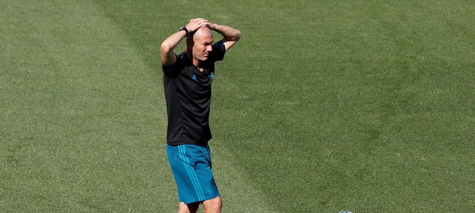 Kouč Zinedine Zidane na tréninku Realu