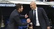 Zinedine Zidane a Diego Simeone před zápasem Realu Madrid s Atlétikem