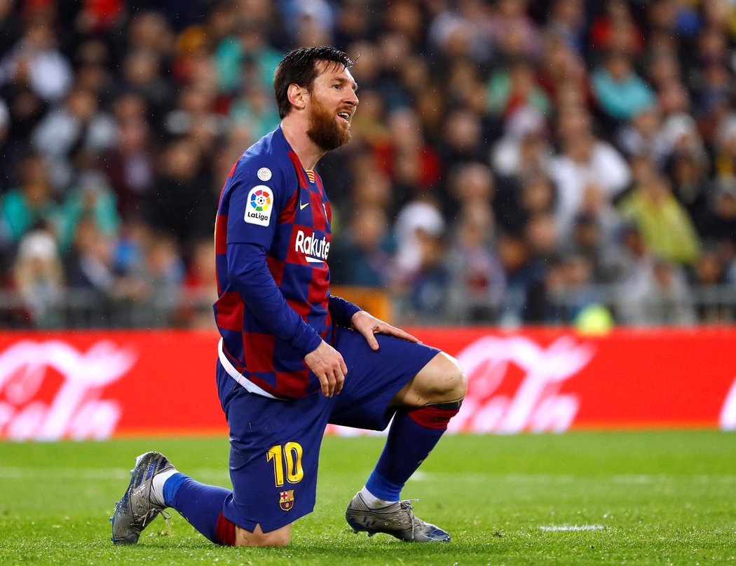 Lionel Messi na Thibauta Courtoise v první půli nevyzrál