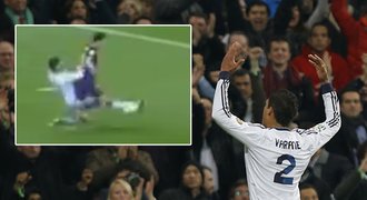 Senzační Varane! Zachránil gól, obral Fábregase a stal se hrdinou