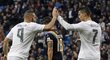 Benzema (vlevo) vstřelil Vallecanu hattrick, Ronaldo vi k němu chyběl jeden gól