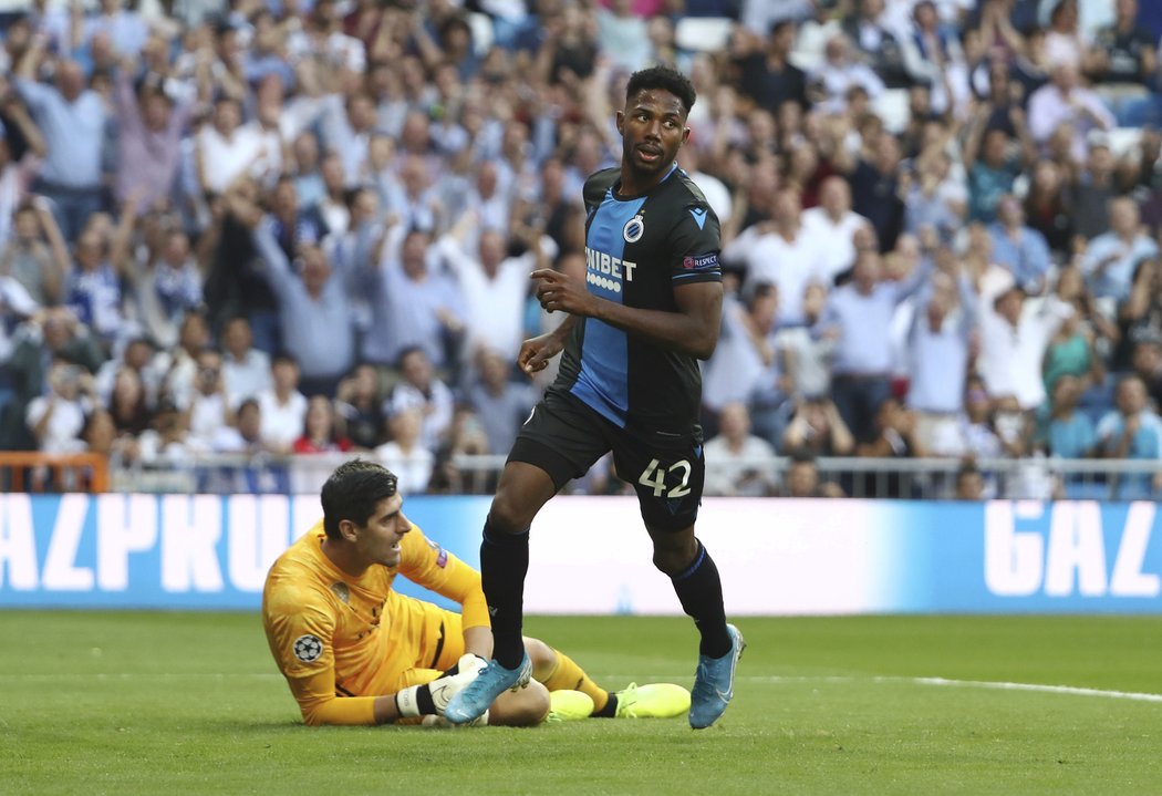 Útočník Emmanuel Bonaventure Dennis pomohl dvěma góly fotbalistům Brugg k senzační remíze 2:2 s Realem Madrid