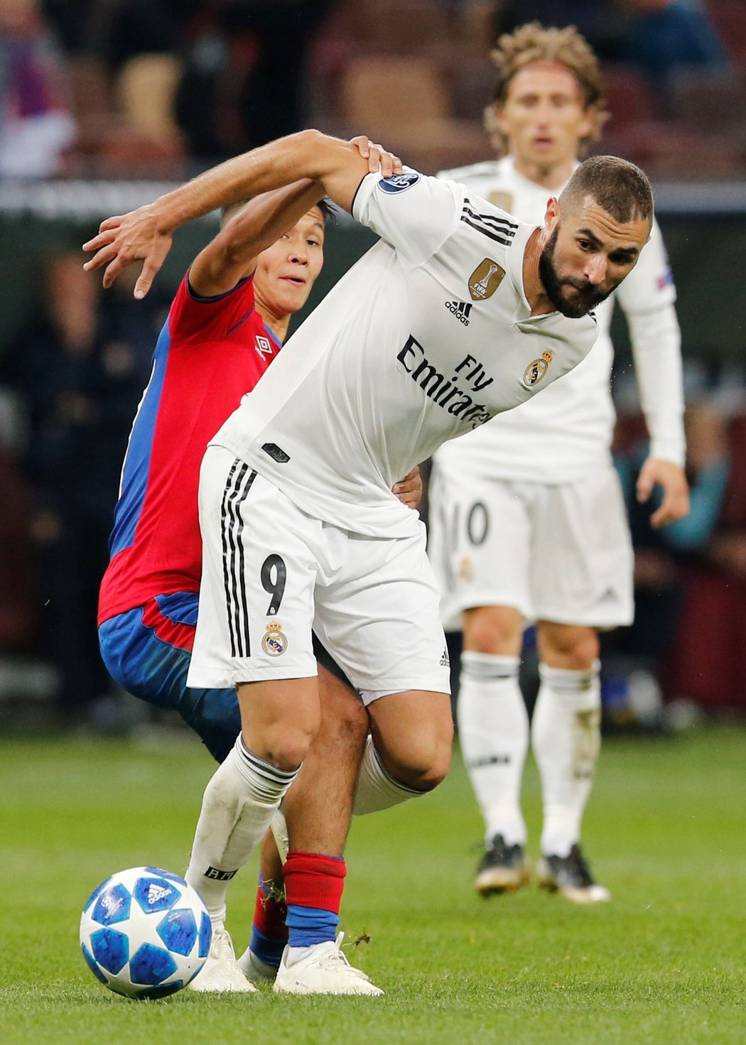 Ani Karim Benzema se nedokázal proti CSKA Moskva gólově prosadit a Real tak prohrál 0:1