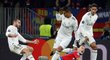 Trojice hráčů Realu Madrid zastavuje soupeře z CSKA Moskva