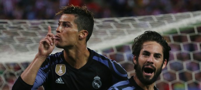 Cristiano Ronaldo a Isco po důležité brance do sítě Atlétika