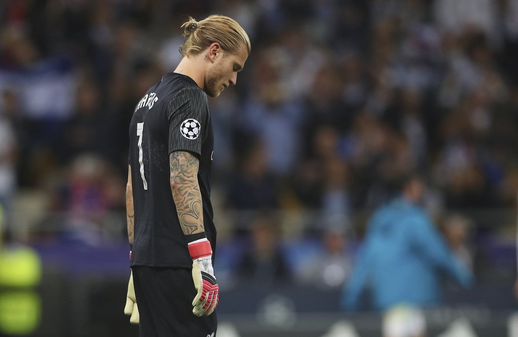 Smolař finále brankář Liverpoolu Loris Karius