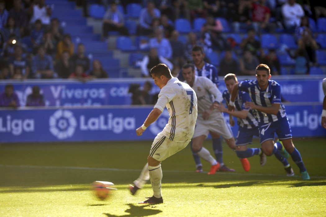 Ronaldo se postaral o vyrovnání gólem z penalty