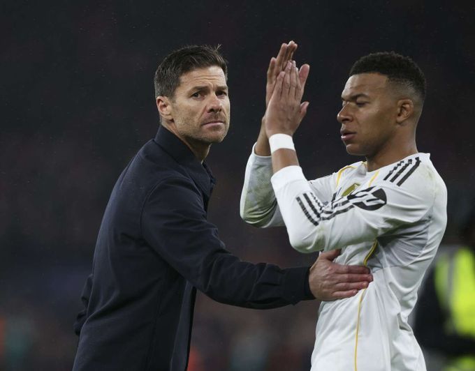 Alonso ztratil kabinu Realu: bouři načal Vinicius, zkázu dokonal Mbappé. Nástupcem bude... Alonso ztratil kabinu Realu: bouři načal Vinicius, zkázu dokonal Mbappé. Nástupcem bude...