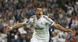 Javier Hernandez slaví rozhodující branku utkání