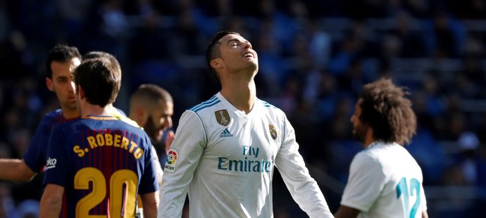 Cristiano Ronaldo reaguje na zmařenou šanci