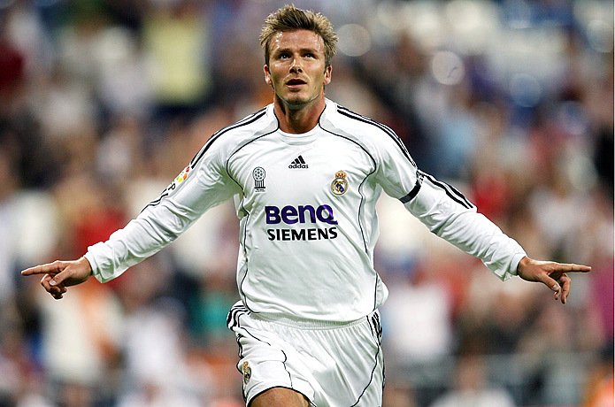 David Beckham – z Manchesteru United za 658 milionů korun – Největší přestupová bomba roku 2003. Geniální exekutor trestných kopů si po zisku španělského superpoháru v roce 2003 prožil v Realu černé období klubu, když ve třech sezonách nezískal ani s klubem ani jednu trofej a prostřídal hned pět trenérů. Až v sezoně 2006/07 přišel vytoužený titul, ale i odchod do USA do LA Galaxy.