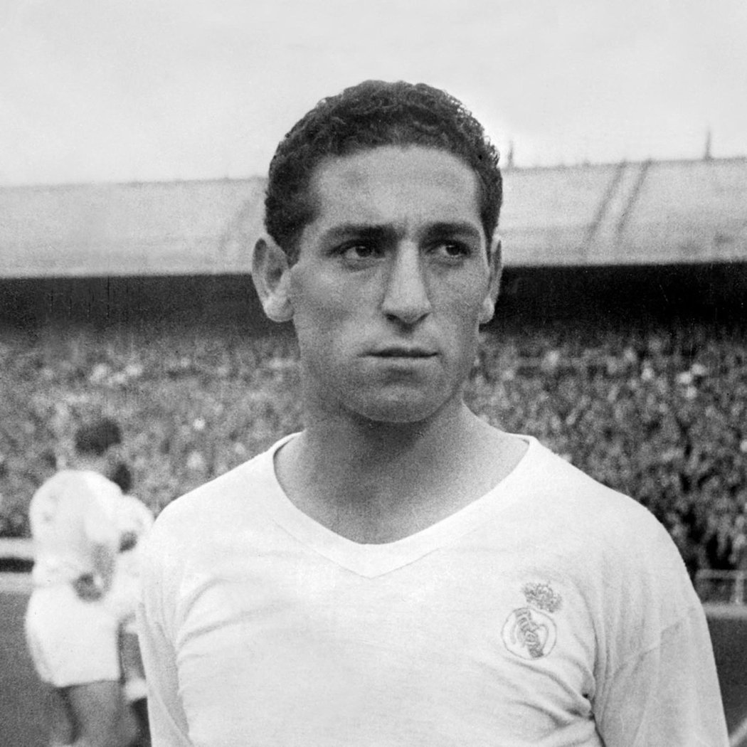 Francisco &#34;Paco&#34; Gento, jeden z nejlepších fotbalistů historie Realu Madrid, zemřel v 88 letech.