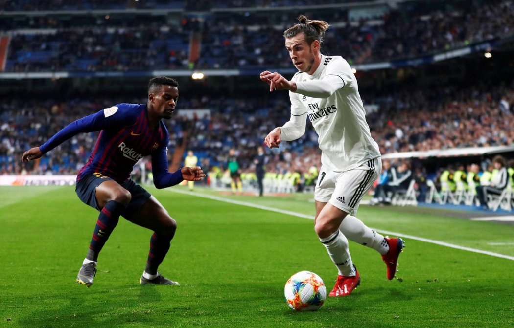 Gareth Bale v akci v zápase proti Barceloně, který nakonec Real prohrál 0:1