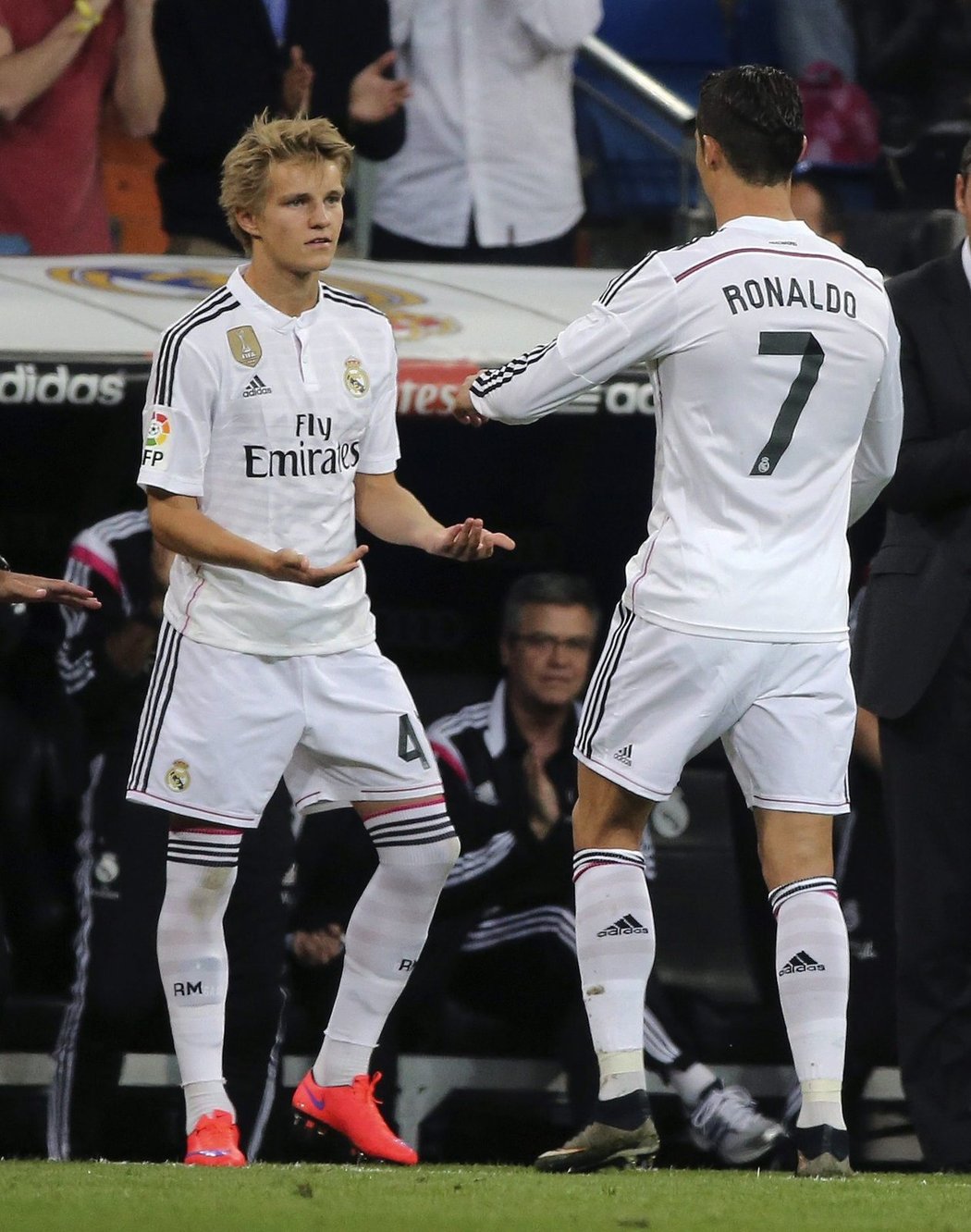 Velký moment je tu, Martin Ödegaard střídá Cristiana Ronalda