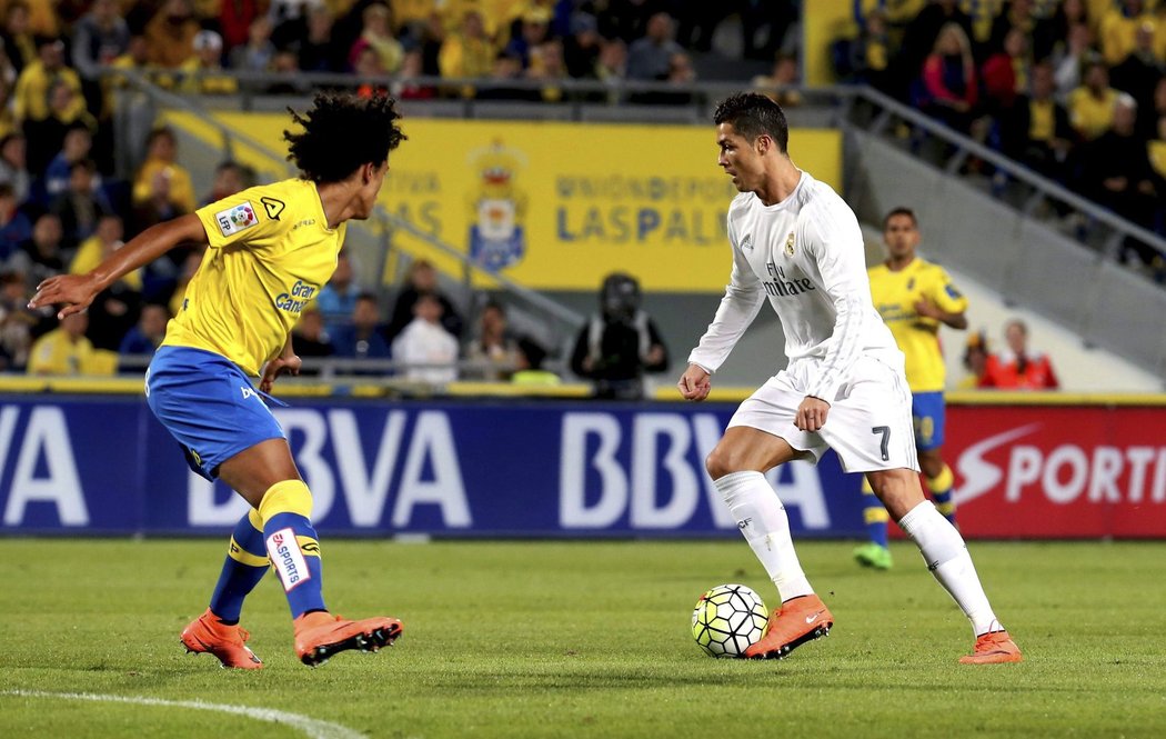 Ronaldo byl ve středu zájmu domácích fotbalistů